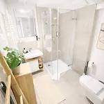 Apartman Gartenwohnung-terrasse-3 Schlafzimmer-85zolltv-arcade