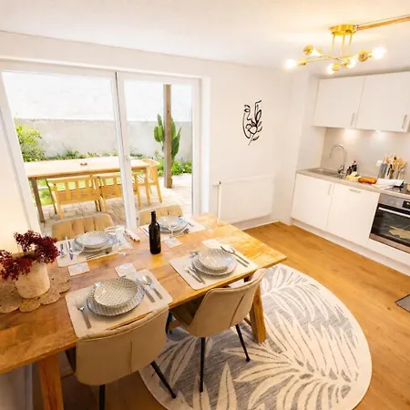 Apartman Gartenwohnung-terrasse-3 Schlafzimmer-85zolltv-arcade Schwabach